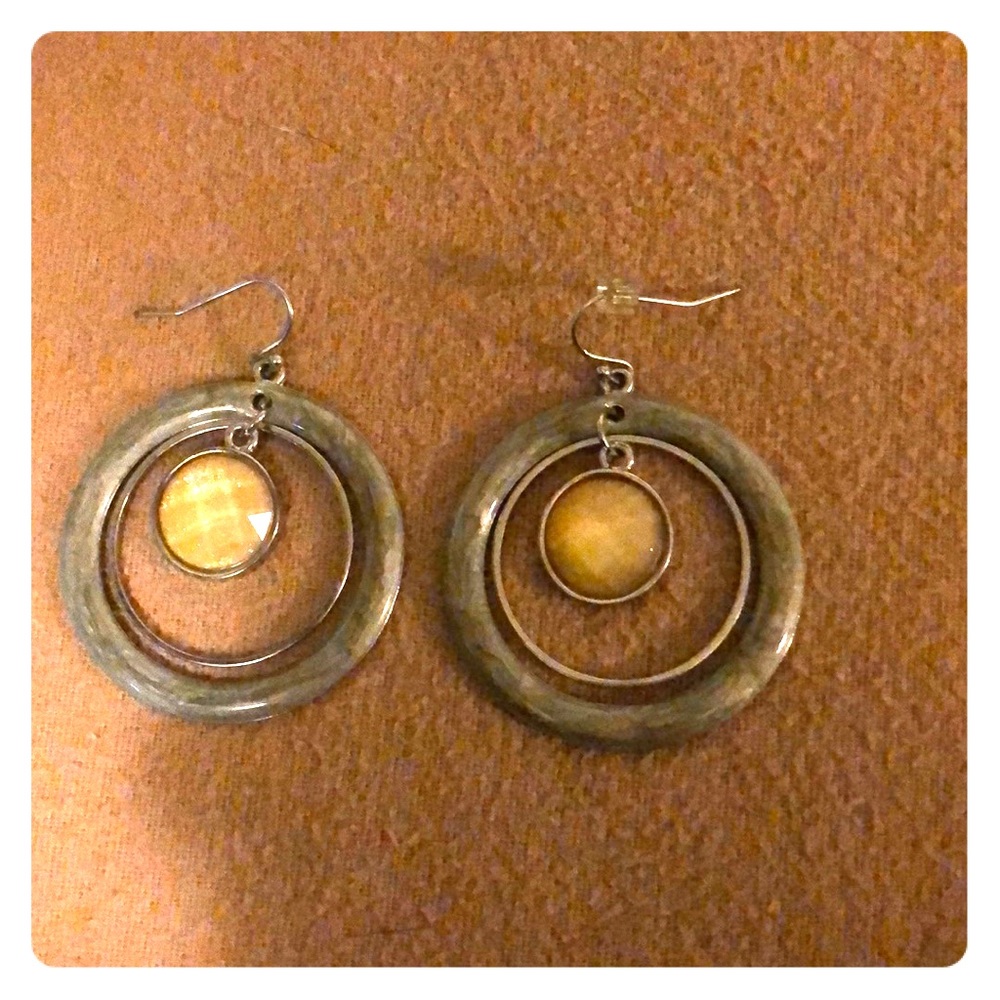 Circle drop earrings
